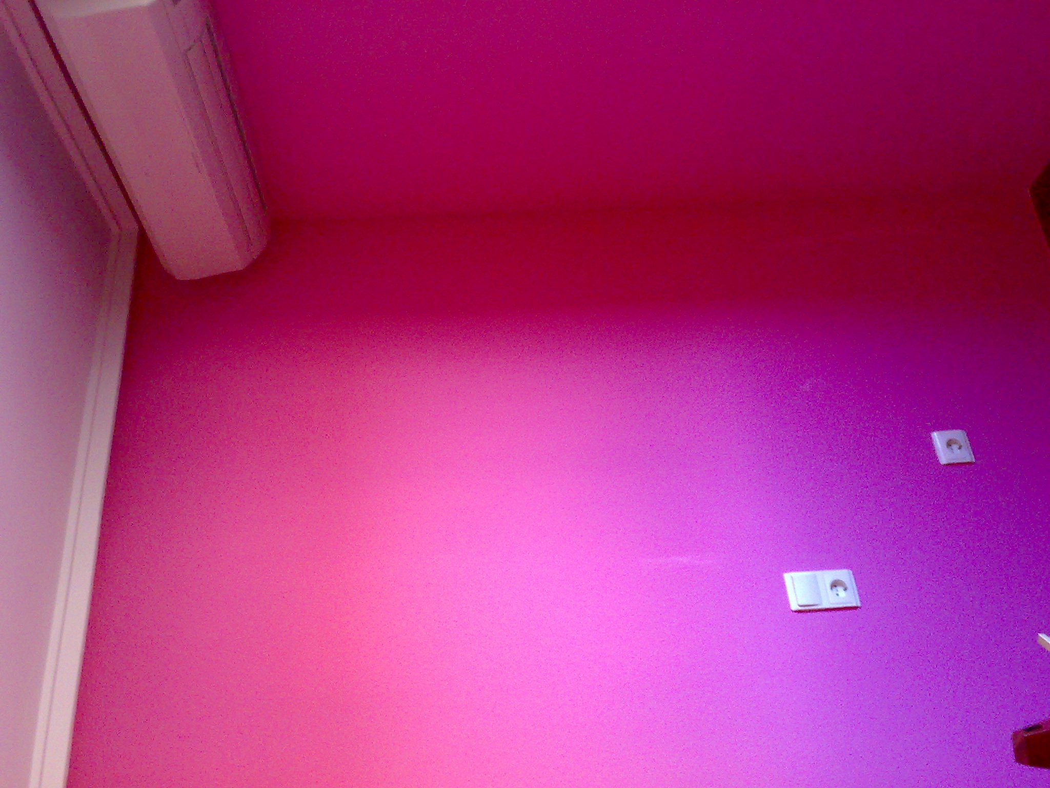 Detalle de acabados de pintura en pared